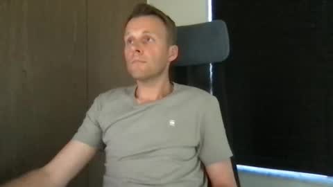 Max take off clothes online show from May 22, 2026, 1:39 pm