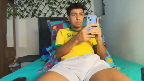 maxi_and_evan online show from June 20, 2026, 12:30 pm