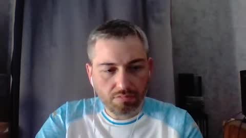 Snapshot of maximefrxx chatting on June 17, 2026, 3:35 pm Maxime online show from June 17, 2026, 3:35 pm