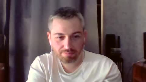 Snapshot of maximefrxx chatting on June 19, 2026, 4:11 pm Maxime online show from June 19, 2026, 4:11 pm