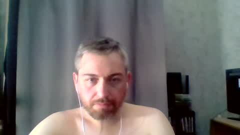 Snapshot of maximefrxx chatting on June 26, 2026, 2:43 pm Maxime online show from June 26, 2026, 2:43 pm