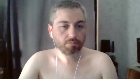 Snapshot of maximefrxx chatting on June 28, 2026, 3:18 pm Maxime online show from June 28, 2026, 3:18 pm