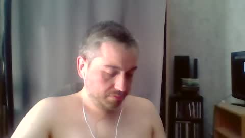 Snapshot of maximefrxx chatting on July 13, 2026, 2:53 pm Maxime online show from July 13, 2026, 2:53 pm