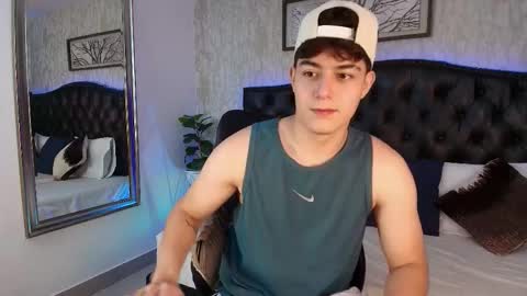 Snapshot of maxxicruz chatting on November 17, 2025, 6:24 pm Maxxi online show from November 17, 2025, 6:24 pm