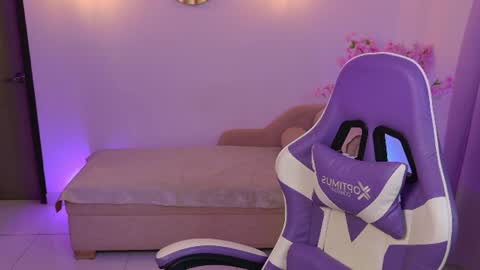 Maya Vexx online show from July 5, 2026, 6:37 pm