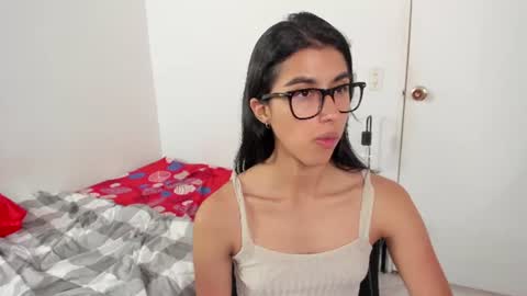 mazikeen_18 online show from July 23, 2026, 1:42 pm