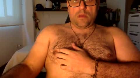 Snapshot of mbotve chatting on July 23, 2026, 9:24 pm VzlaMan online show from July 23, 2026, 9:24 pm