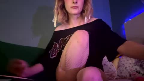 meadowmoon3 online show from June 25, 2026, 12:54 am