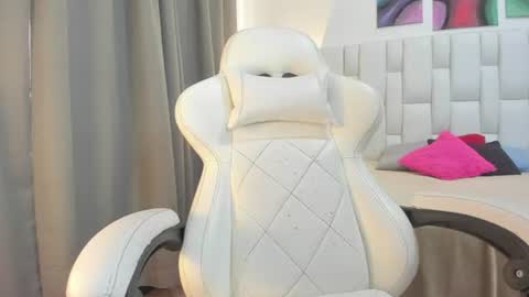 Megan Queen online show from July 25, 2026, 12:47 pm