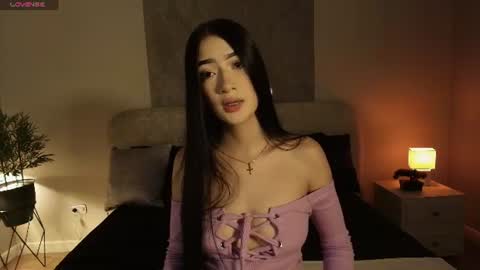 Snapshot of meggan_luxx chatting on June 19, 2026, 11:03 am MEGGAN LUXX online show from June 19, 2026, 11:03 am