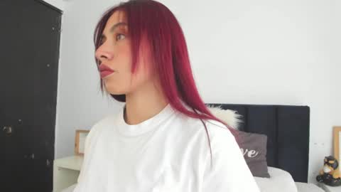 Melanie roux  online show from July 24, 2026, 12:58 pm