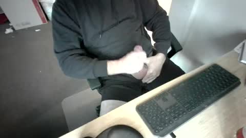Snapshot of melbguy_075 chatting on June 18, 2026, 11:20 pm melbguy_075 online show from June 18, 2026, 11:20 pm