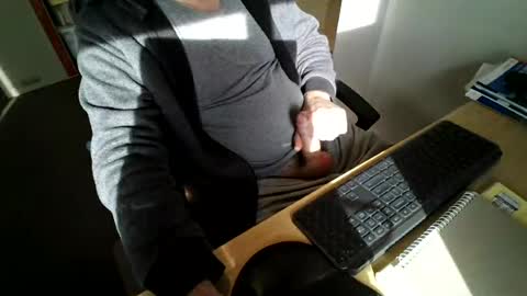 Snapshot of melbguy_075 chatting on July 20, 2026, 12:36 am melbguy_075 online show from July 20, 2026, 12:36 am