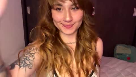 Snapshot of meleena_fox chatting on May 25, 2026, 3:29 pm Im Meleena online show from May 25, 2026, 3:29 pm