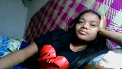 mellinah430167 online show from July 24, 2026, 6:50 pm