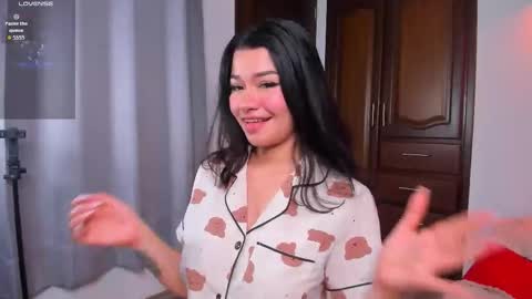 Snapshot of merlia_model chatting on May 14, 2026, 1:56 am instagram fernandatoloza01 online show from May 14, 2026, 1:56 am