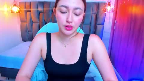 mia_ferrer18 online show from June 25, 2026, 2:54 pm