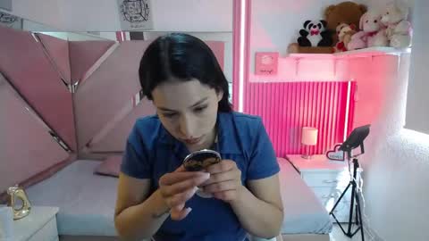 mia_garcia28 online show from May 18, 2026, 1:28 pm