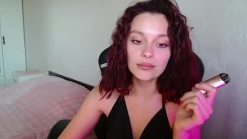 mia_luiza online show from June 17, 2026, 9:45 am