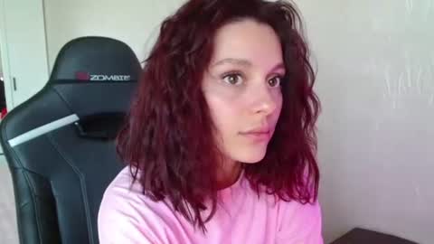 mia_luiza online show from June 18, 2026, 11:14 am