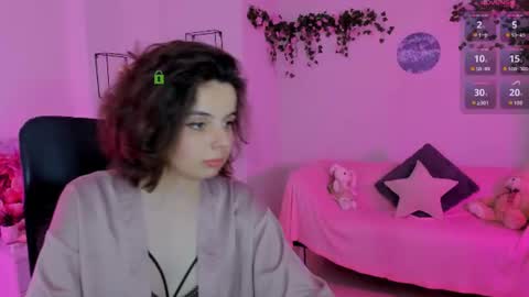 mia_mooon_ online show from July 21, 2026, 8:38 am