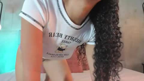 Mia Phalmer online show from May 30, 2026, 12:02 pm