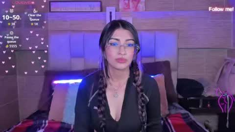 Mia online show from July 28, 2026, 1:34 am