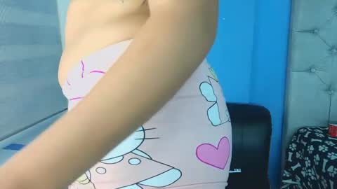 mia_thompson_0 online show from June 19, 2026, 1:37 pm