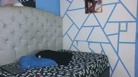 mia_thompson_0 online show from June 29, 2026, 1:55 pm