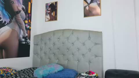 mia_thompson_0 online show from July 21, 2026, 12:18 pm