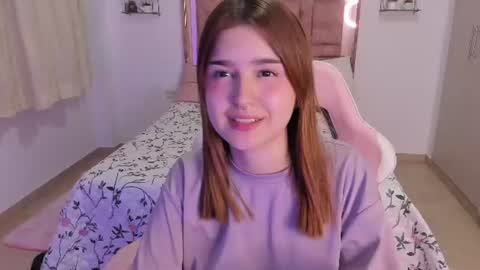 Mia  online show from July 13, 2026, 5:43 am