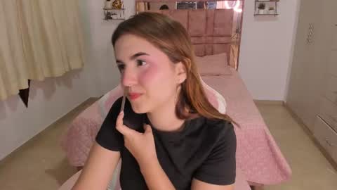 Mia  online show from July 18, 2026, 6:39 am