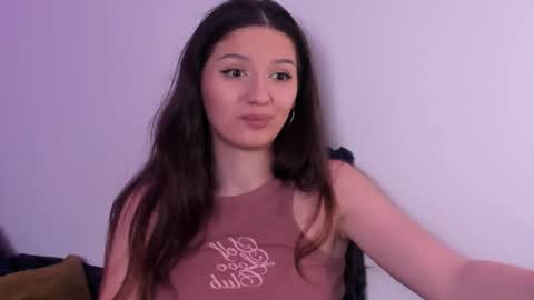mia online show from June 18, 2026, 10:47 pm