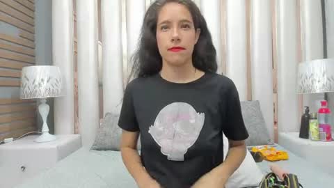Snapshot of miacours chatting on June 20, 2026, 1:58 pm MiaCours online show from June 20, 2026, 1:58 pm