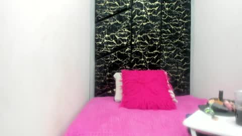 Snapshot of miacours chatting on June 30, 2026, 1:01 pm MiaCours online show from June 30, 2026, 1:01 pm