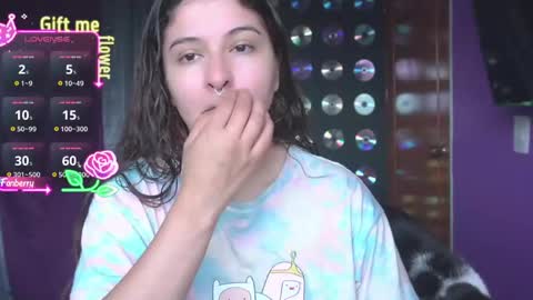 Mia online show from June 7, 2026, 7:28 pm