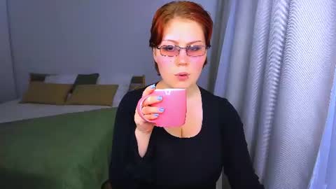 Snapshot of mialacrice chatting on June 9, 2026, 7:36 pm mialacrice online show from June 9, 2026, 7:36 pm