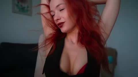 Mia online show from July 5, 2026, 2:40 am