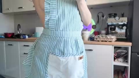 Mia online show from July 30, 2026, 5:12 pm