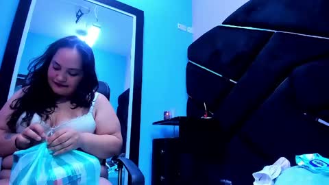 Snapshot of miarous69 chatting on May 5, 2026, 2:52 am MiaRouse online show from May 5, 2026, 2:52 am