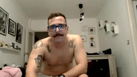 MILO MIAMI online show from June 18, 2026, 1:06 am