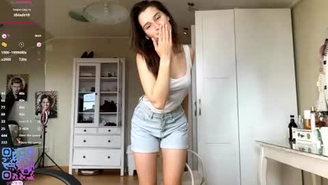 Emily online show from July 26, 2026, 2:24 pm