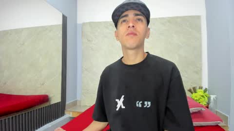 Snapshot of mick_lollipopp chatting on April 22, 2026, 7:48 pm mick_lollipopp online show from April 22, 2026, 7:48 pm