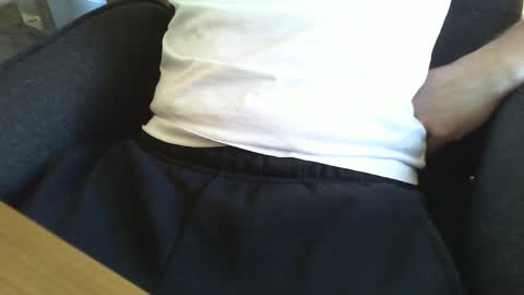 midlifemuscle17941 online show from April 30, 2026, 4:46 pm