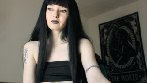 midnightsiren online show from May 17, 2026, 5:20 pm