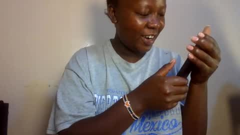 midnightt_curves online show from June 21, 2026, 9:01 am