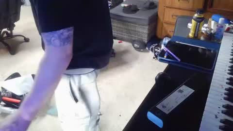 midtownhustler online show from June 17, 2026, 1:34 pm