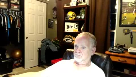 midwestdad09 online show from July 27, 2026, 1:23 am