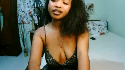 miel_07 online show from May 16, 2026, 12:15 pm