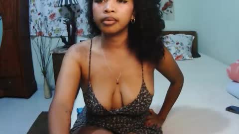 miel_07 online show from May 17, 2026, 8:12 am